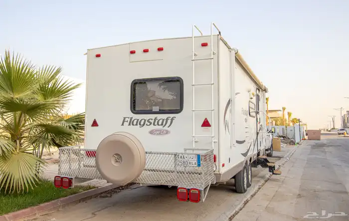 للبيع كرفان أمريكي موديل2011 شبه جديد 2