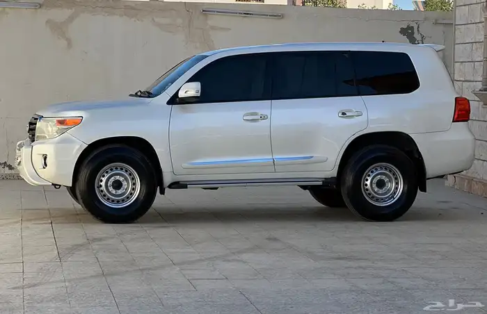لندكروزر 2012 ديزل 1