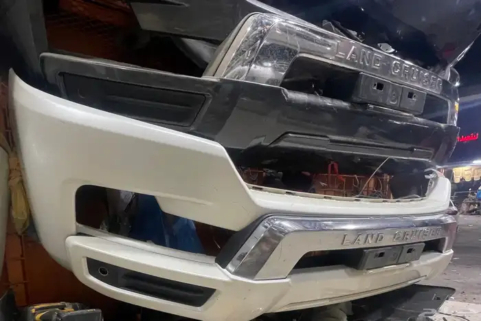 صدام لاند كروزر معى دعامه وكاله 2016 ل 2021 0