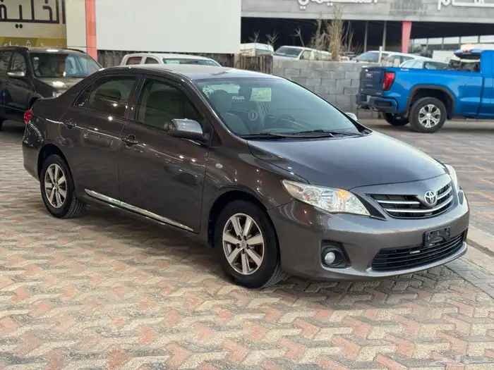 تويوتا كورلا 2013 مخزنة 8