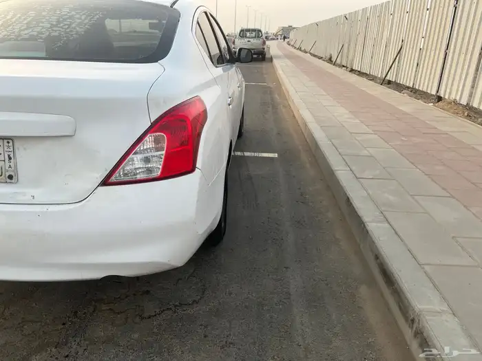 Nissan sunny 2012 3
