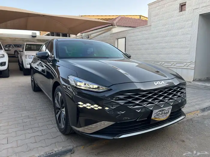 كيا K8 2022 ممشى 6 سلندر ممشى 80.000 لدى قمة الاطلال 1