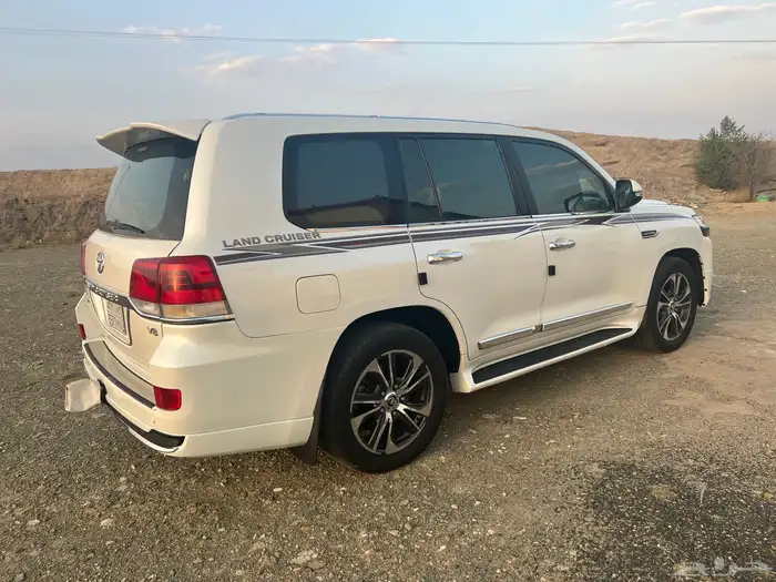 جيب لاندكروزر 2016 للبيع او البدل بسياره صغيره 1