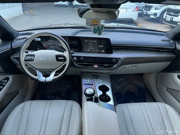 كيا K8 2022 ممشى 6 سلندر ممشى 80.000 لدى قمة الاطلال 51