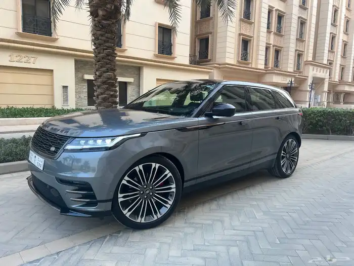 لاندروفر 2025 فيلار p250 مالك اول ممشى 19 الف بحالة الجديد 23