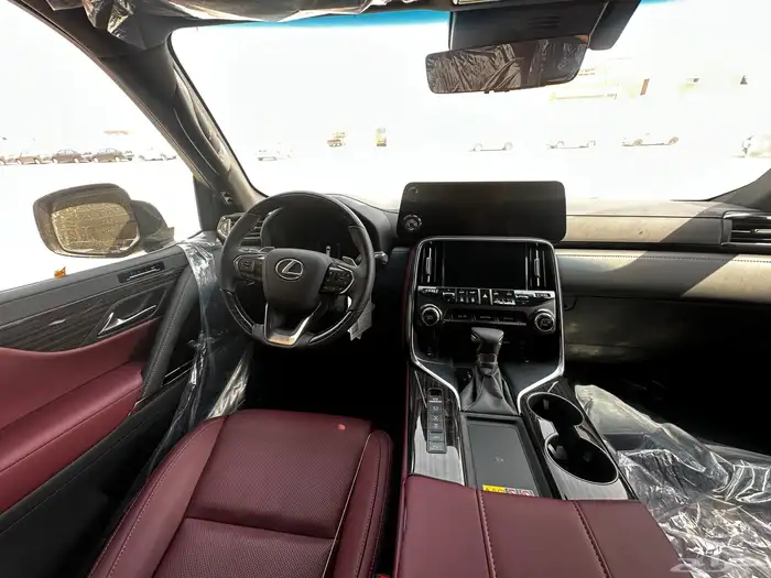 نيسان بلاتينوم فل كامل 2026 توين تربو ابيض سقف اسود 7