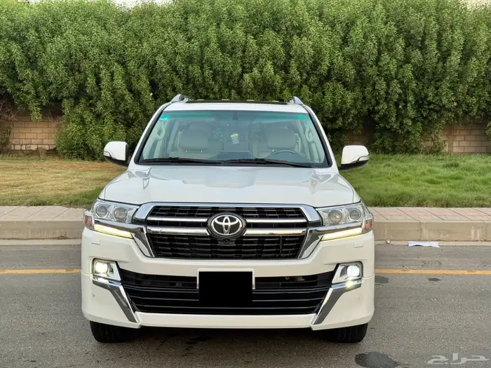 لاندكروزر 2021 GXR V8 1