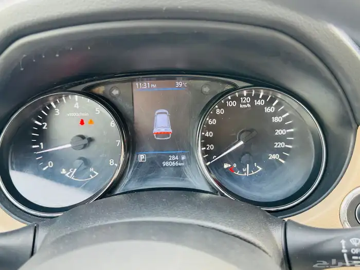 نيسان اكس تريل نص فل دبل خمس مقاعد 27