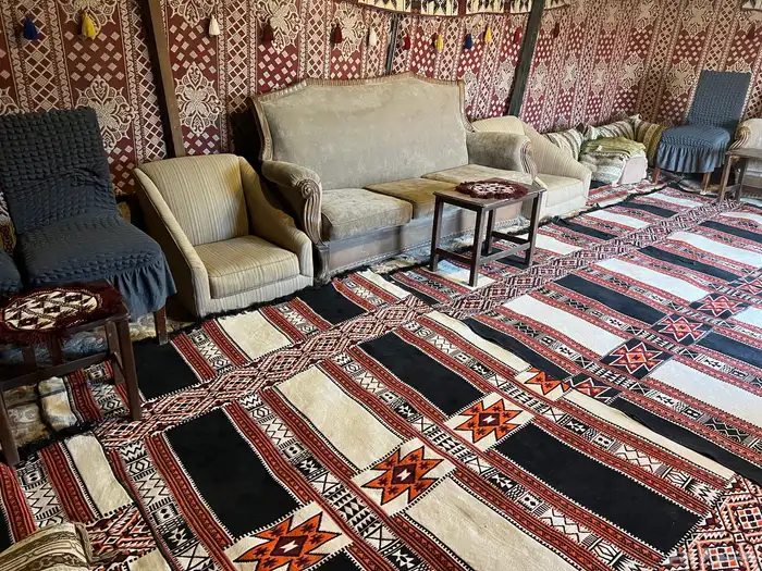 مخيم استراحة بيت شعر للبيع بأثاثه 3