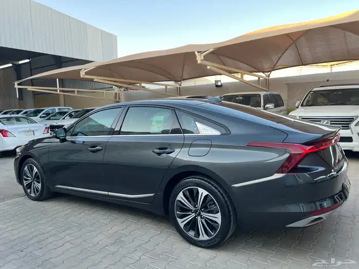 كيا K8 2022 ممشى 6 سلندر ممشى 80.000 لدى قمة الاطلال 24