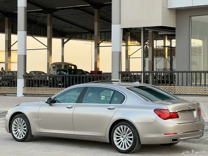بي ام دبليو - Li 730 - 2015 - سعودي - فل 4