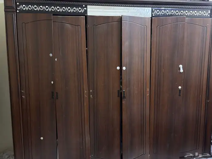 دولاب ملابس كبير 0