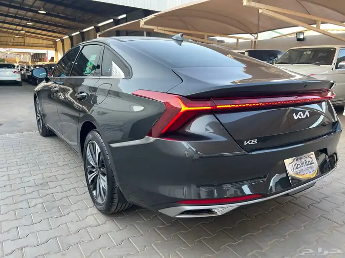 كيا K8 2022 ممشى 6 سلندر ممشى 80.000 لدى قمة الاطلال 20