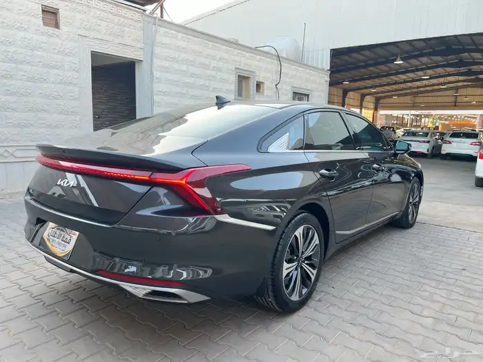 كيا K8 2022 ممشى 6 سلندر ممشى 80.000 لدى قمة الاطلال 13