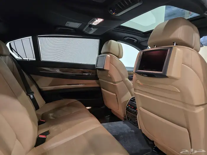 بي ام دبليو 740Li موديل 2011 بحاله ممتازه 9