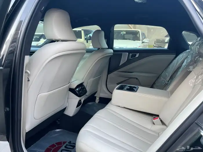 كيا K8 2022 ممشى 6 سلندر ممشى 80.000 لدى قمة الاطلال 41