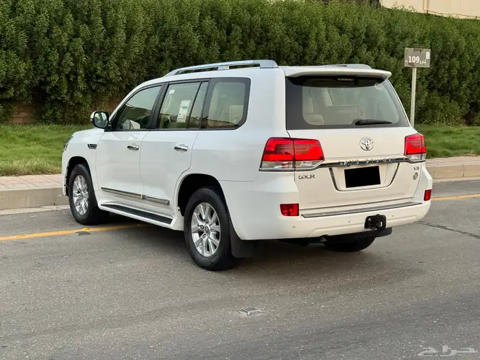 لاندكروزر 2021 GXR V8 8