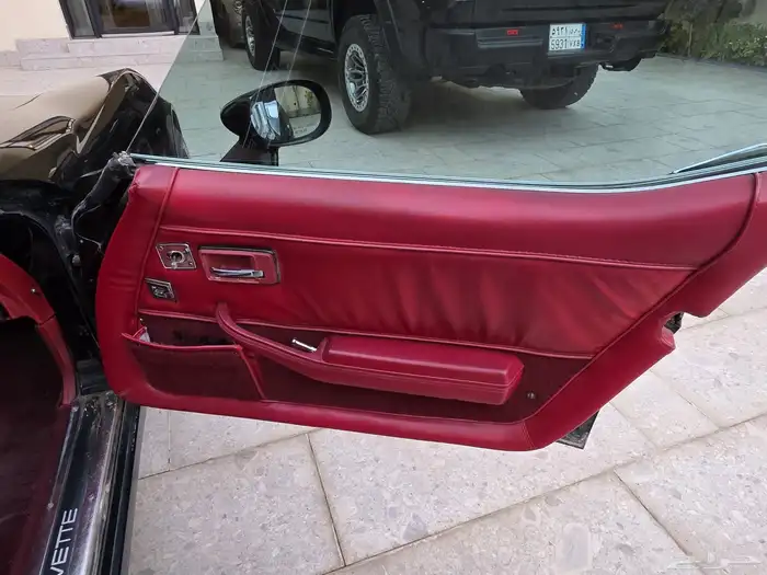 للبيع كورفيت C3 Stingray موديل 1981   معدل بمحرك LS 4