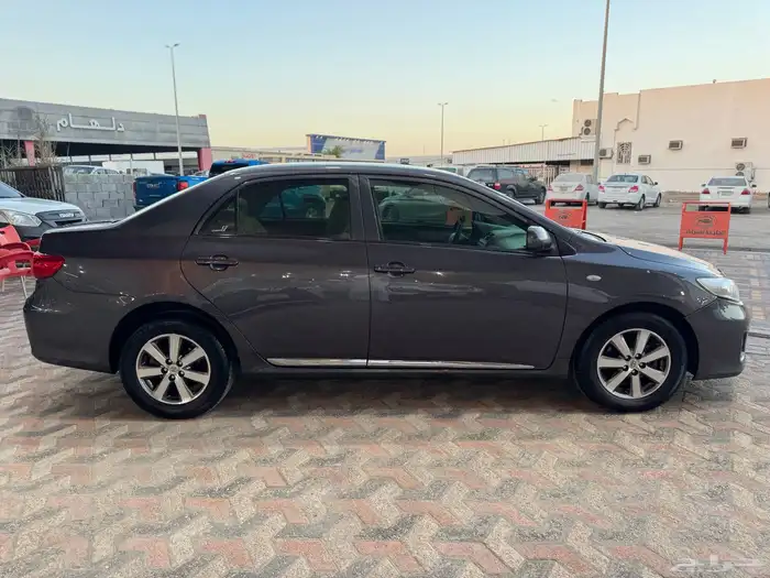 تويوتا كورلا 2013 مخزنة 6