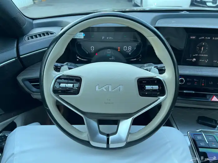 كيا K8 2022 ممشى 6 سلندر ممشى 80.000 لدى قمة الاطلال 65