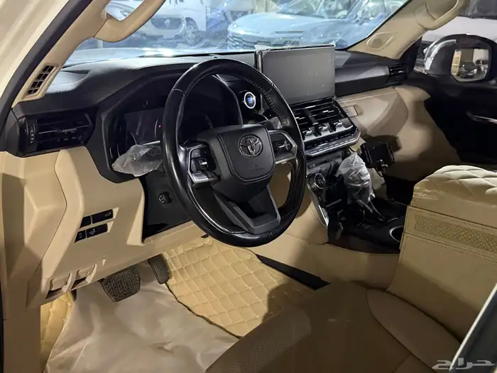 لاندكروزر VXR 2023 رقم 1 وارد الوليد 29