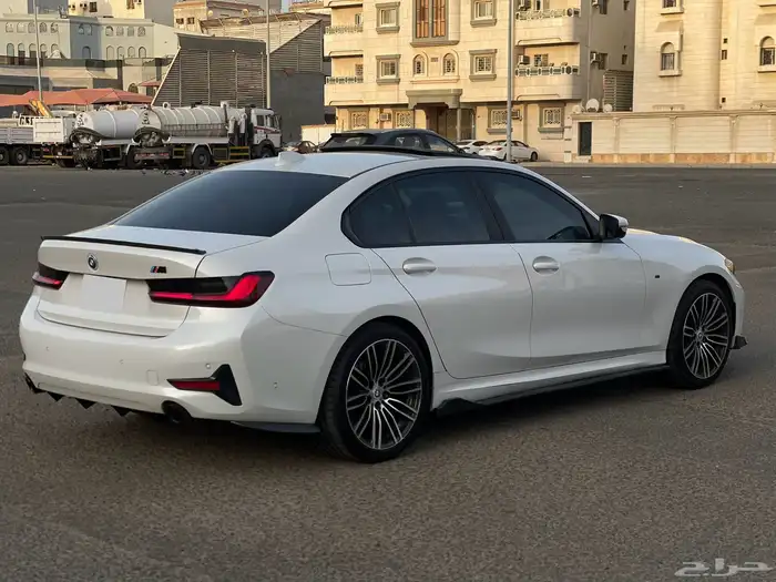 بي ام دبليو 320i 2022 5