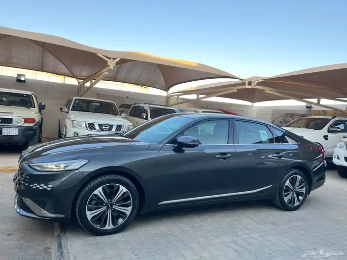 كيا K8 2022 ممشى 6 سلندر ممشى 80.000 لدى قمة الاطلال 32