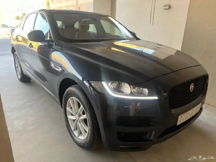 للبيع جاكور F pace 2017 بحالة الوكاله 16