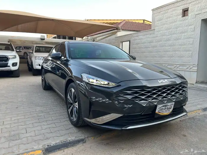 كيا K8 2022 ممشى 6 سلندر ممشى 80.000 لدى قمة الاطلال 8