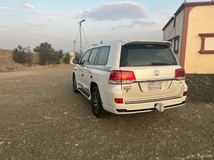 جيب لاندكروزر 2016 للبيع او البدل بسياره صغيره 3