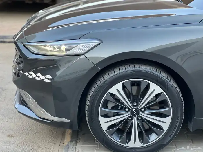 كيا K8 2022 ممشى 6 سلندر ممشى 80.000 لدى قمة الاطلال 38