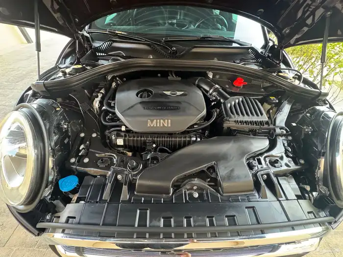 BMW Mini Cooper Clubman S with low mileage 7