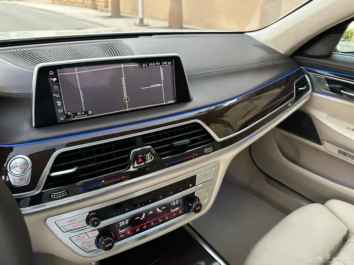 بي ام 740 بحاله الوكاله ماشي 73 الف فقط بدي وكاله 33