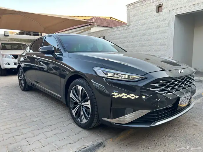كيا K8 2022 ممشى 6 سلندر ممشى 80.000 لدى قمة الاطلال 12