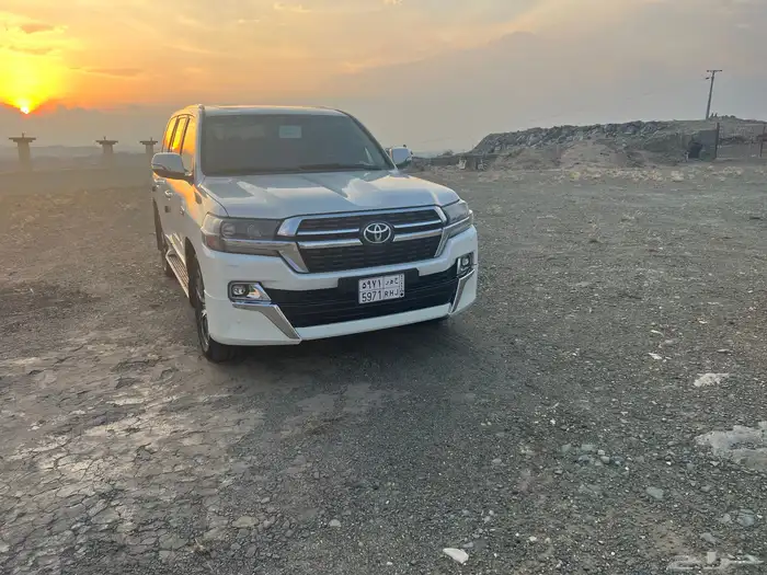 جيب لاندكروزر 2016 للبيع او البدل بسياره صغيره 2