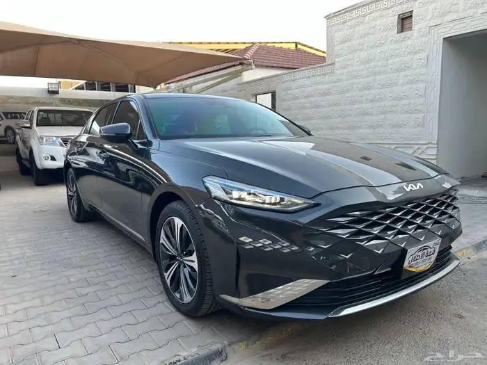 كيا K8 2022 ممشى 6 سلندر ممشى 80.000 لدى قمة الاطلال 2
