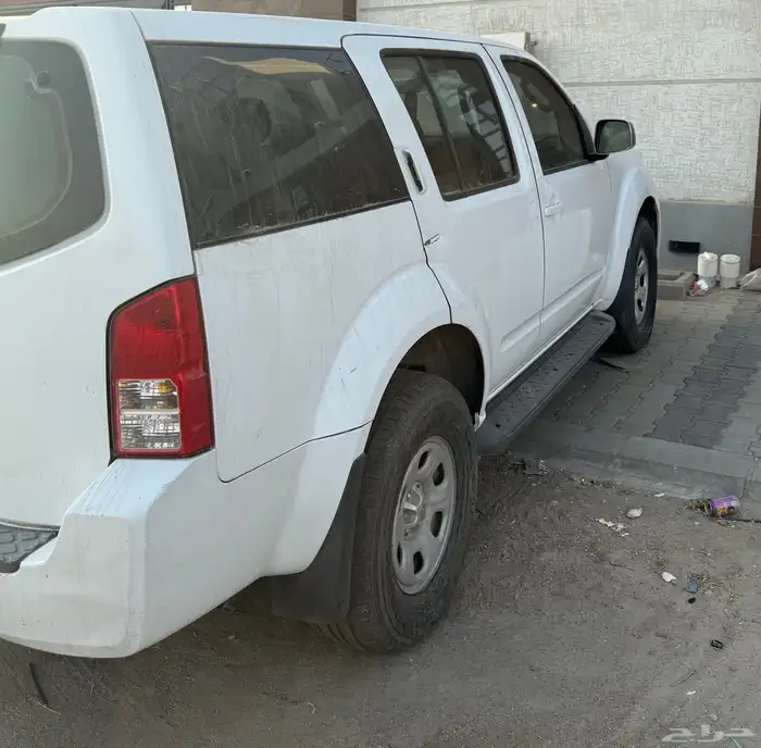 نيسان 2