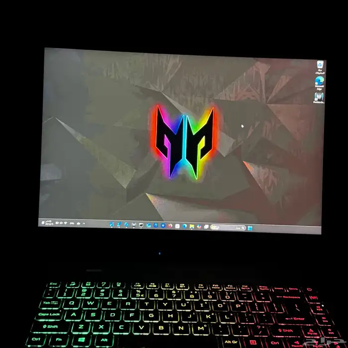 للبيع  Predator Helios 300   وحش الألعاب بوضع نظيف جدا 0