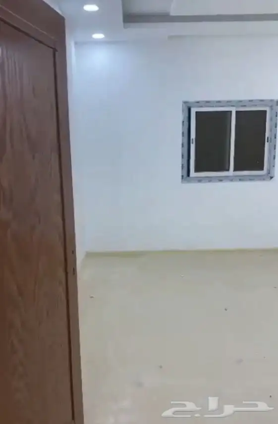 شقة دور كامل مدخل خاص بحي الفيصلية 3