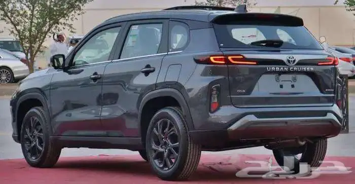 تويوتا اوربان كروزر GLX 2025 3