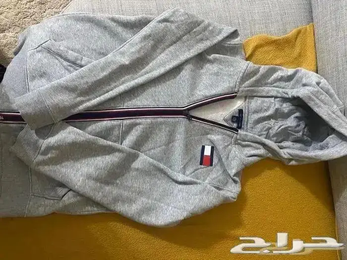 بلوفرات شتوي ولادي ماركة تومي هلغيغر 2