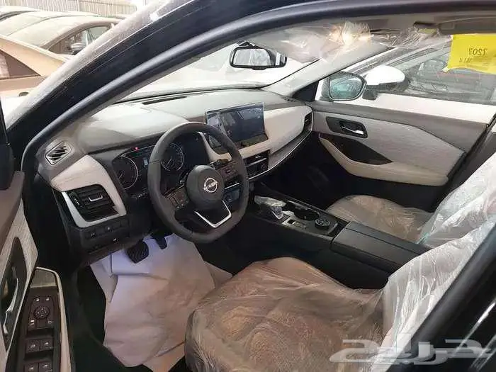 نيسان اكس تريل sv بلس 2025 7 مقاعد دبل بانوراما 12