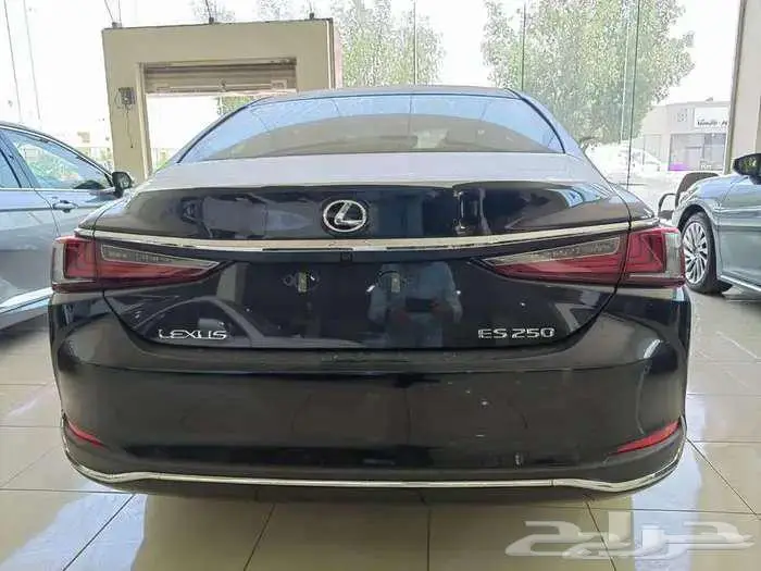ليكزس اي اس 250 AA موديل 2025 سعودي 4