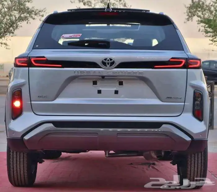 تويوتا اوربان كروزر GLX 2025 19