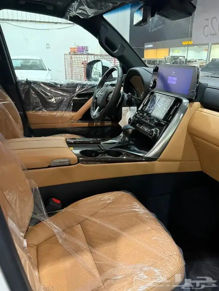 لكزسBB-2025-LX600خليجي بريمي مالك اول شرط ممشى200كيلو 13