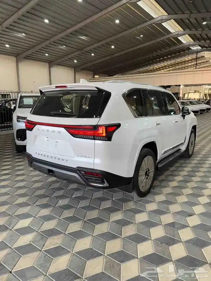 لكزسBB-2025-LX600خليجي بريمي مالك اول شرط ممشى200كيلو 5