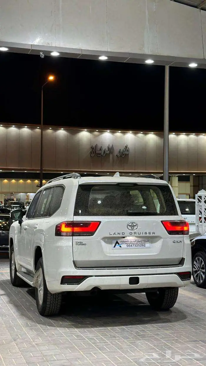تويوتا لاندكروزر GXR L2 بنزين سعودي 2025 4