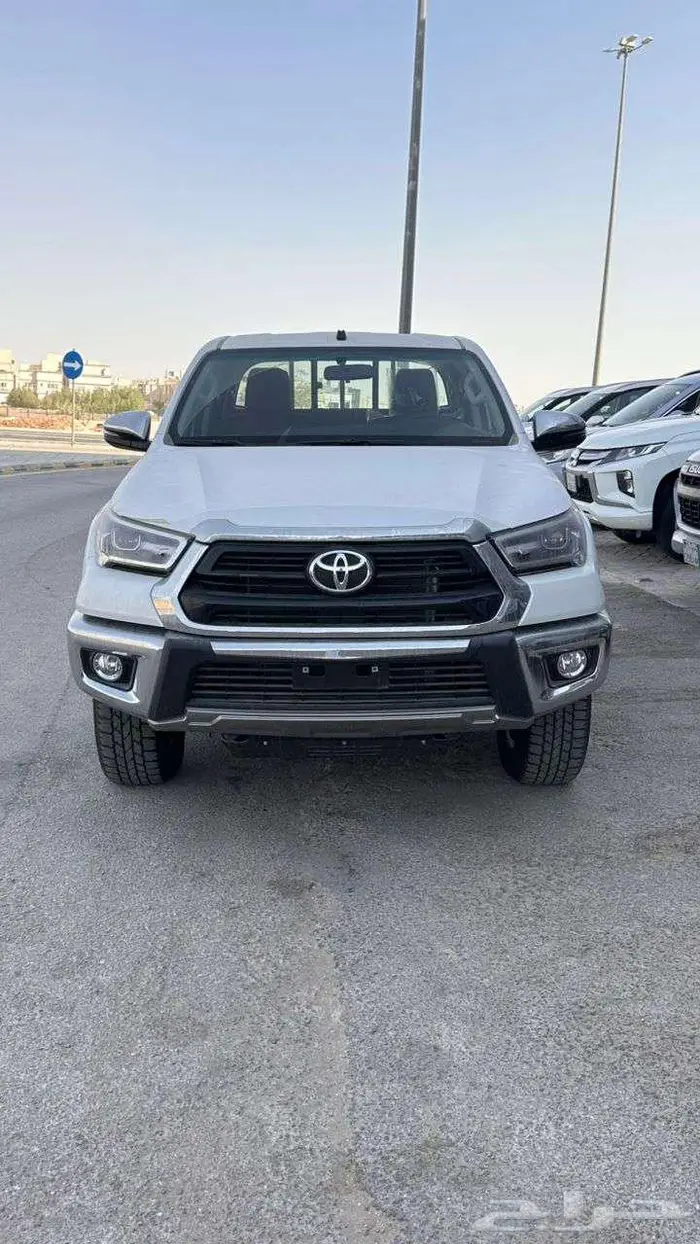 تويوتا هايلوكس 2025 بنزين 0