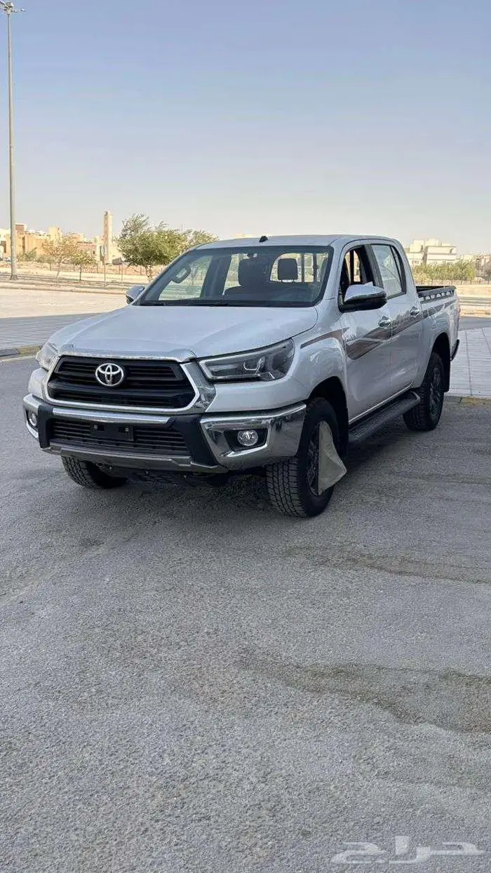 تويوتا هايلوكس 2025 بنزين 1