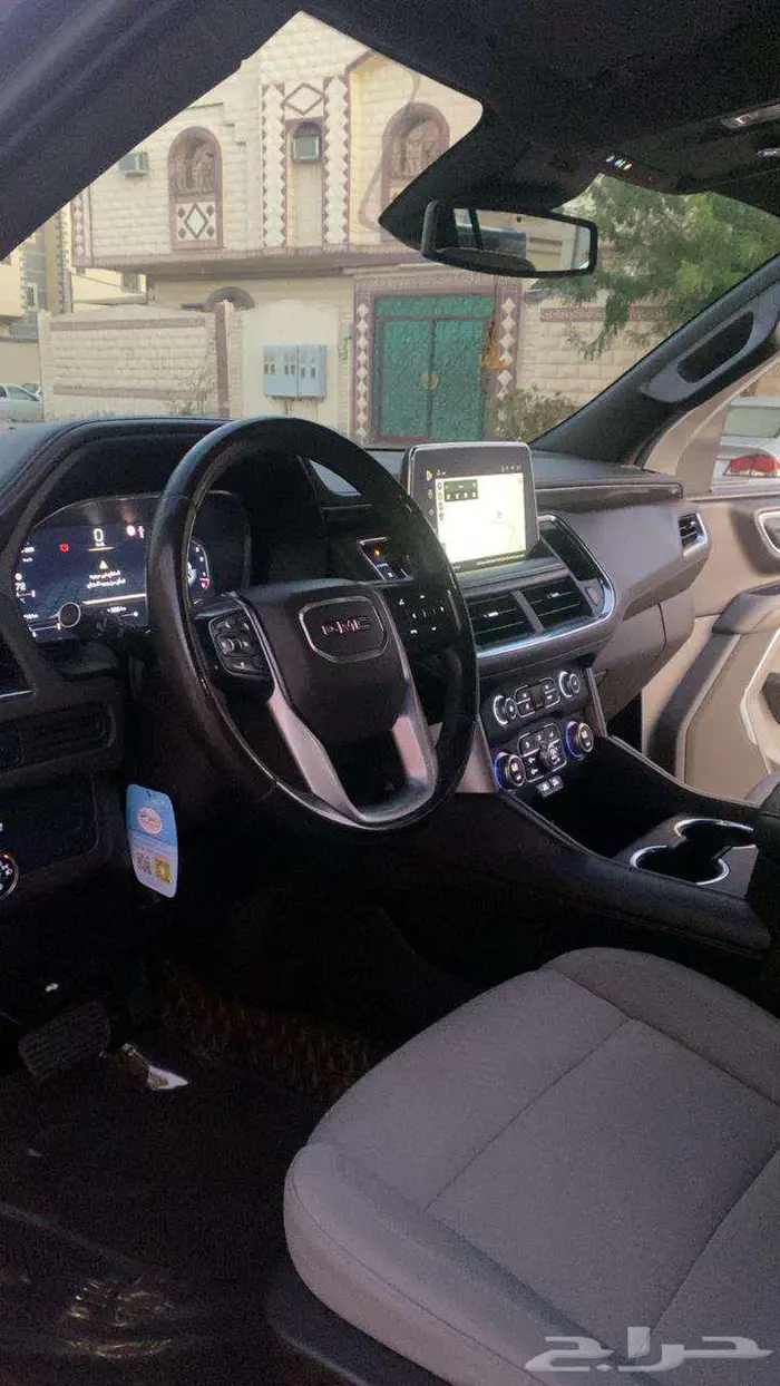 جمس يوكن XL لون اسود موديل 2023 4